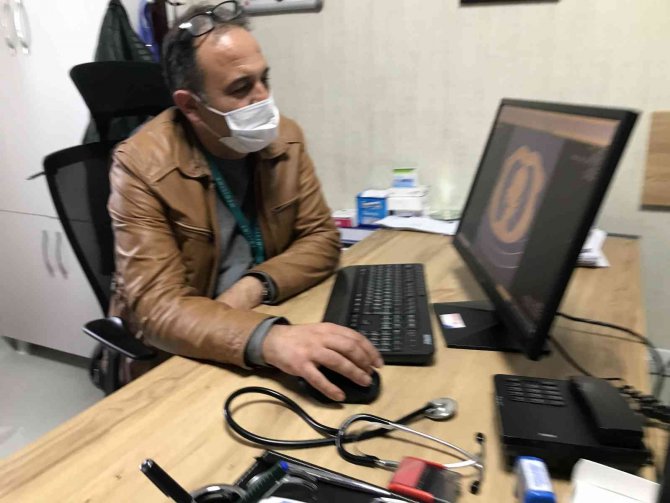 Uzman Doktordan Dikkat Çeken Uyarı: Psikolojinin Covid-19’un Seyrinde Çok Büyük Bir Etkisi Var