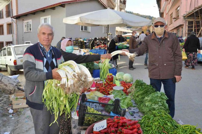 150 Yıllık Ata Tohumlarıyla Üretiyorlar