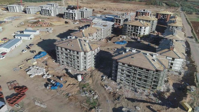 Şehzadeler Toki̇’nin Yüzde 40’ı Tamamlandı