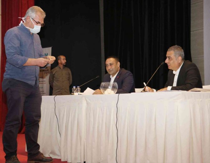 Toroslar’da Kurumlar Arası Futbol Turnuvasının Kuraları Çekildi