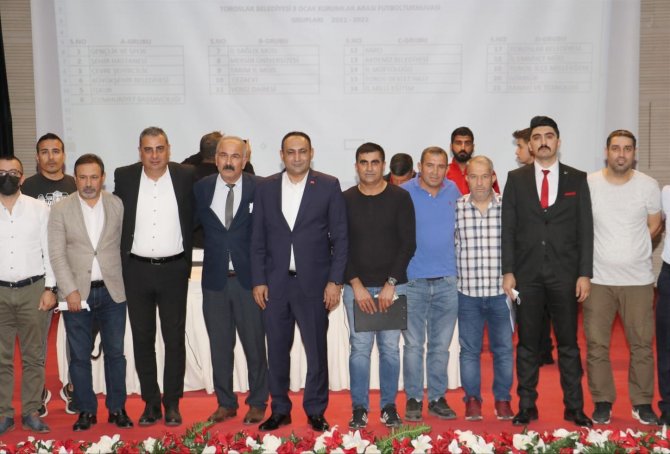 Toroslar’da Kurumlar Arası Futbol Turnuvasının Kuraları Çekildi