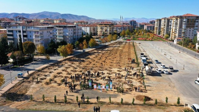 Yeşilyurt Belediyesi’nden Bin Fidan Desteği