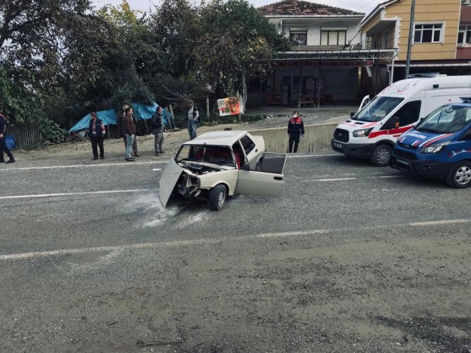 Sinop’ta Otomobil, İş Makinesine Çarptı: 6 Yaralı