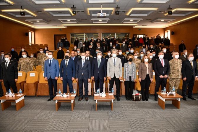 Van’da Düzensiz Göçle Mücadele Semineri Düzenlendi