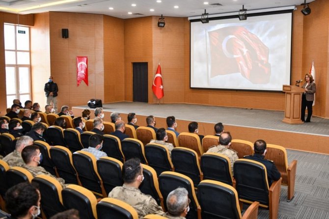 Van’da Düzensiz Göçle Mücadele Semineri Düzenlendi