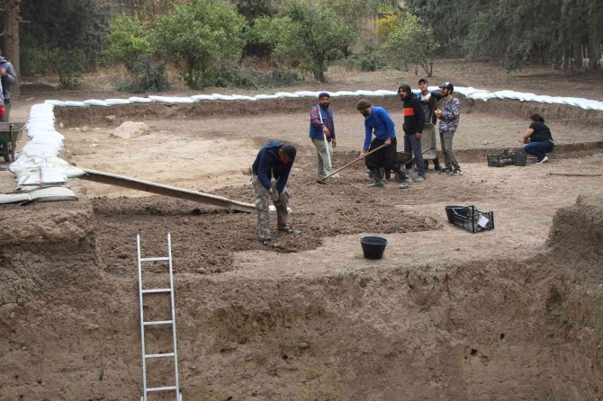 Aççana Höyük’te Kazılar 20 Yıldır Sürüyor
