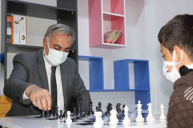 Müdür Gönen, Beceri Atölyelerinin Açılışını Gerçekleştirdi