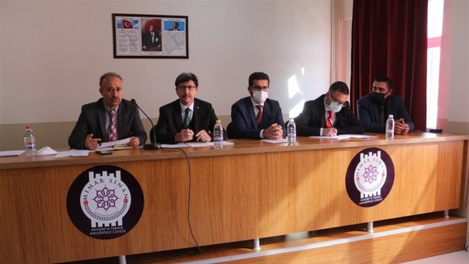 Afyonkarahisar’da Öğrencilerin Başarısı Ve Devamsızlıkları Masaya Yatırıldı