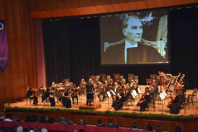 Anadolu Üniversitesi Gençlik Senfoni Orkestrası Atatürk’ü Andı