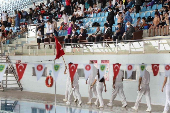 Keçiören’de Atatürk Anısına Yüzme Şampiyonası