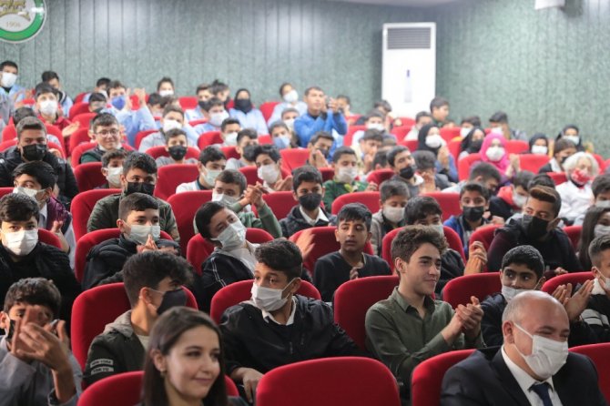 Beyazgül Öğrencilerle Bir Araya Geldi