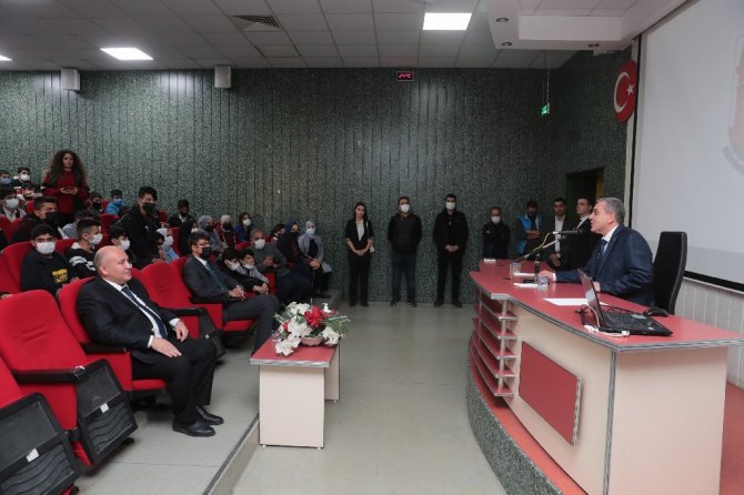 Beyazgül Öğrencilerle Bir Araya Geldi