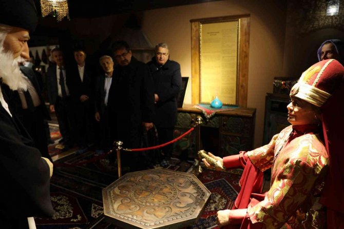 Hayati İ̇nanç, ’Osmanlı Müzesi’ne Hayran Kaldı