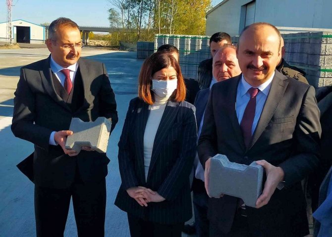Nehrin Kumu Parke Taşına Dönüştürülecek, Köylünün Ayağı Tozdan Çamurdan Kurtulacak