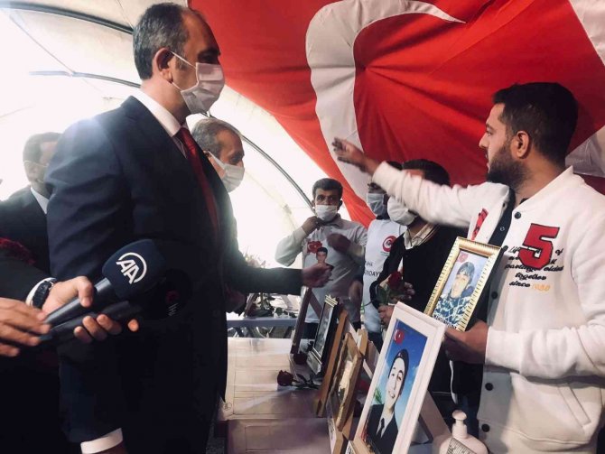 Bakan Gül: "Çocukların Dağlara Kaçırılması Bir İnsan Hakkı İhlali Ve Zulüm Değil Midir? Nerede Uluslararası İnsan Hakları Kurumları?"