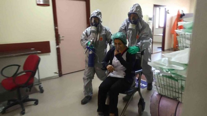 Gazi Yaşargil Eğitim Ve Araştırma Hastanesinde Gerçeği Aratmayan Kbrn Tatbikatı