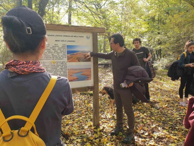 Çöplerden Ayak İziyle Çevre Kirliliğine Dikkat Çektiler