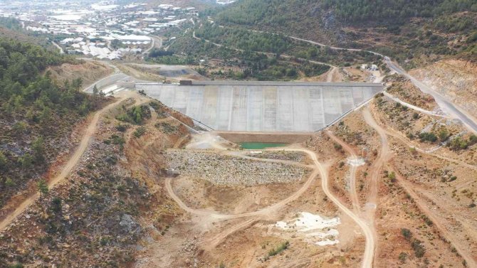 Aydıncık Barajında Su Tutulmaya Başlandı
