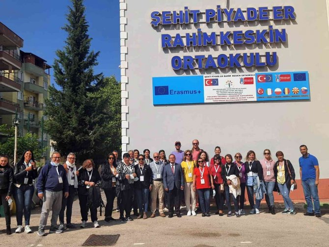 Bursalı Okul 12 Ulusal Kalite Etiketi Ve 2 Avrupa Kalite Etiketi Aldı