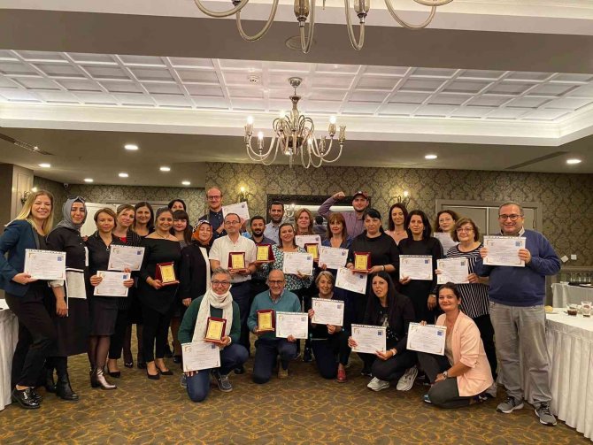 Bursalı Okul 12 Ulusal Kalite Etiketi Ve 2 Avrupa Kalite Etiketi Aldı