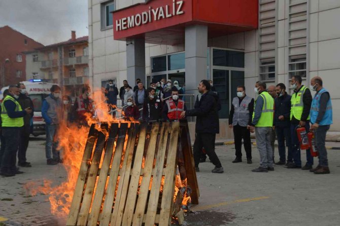 Eleşkirt Devlet Hastanesinde Gerçeği Aratmayan Yangın Tatbikatı