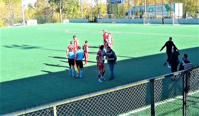O Futbolcu Takımdan Kovuldu
