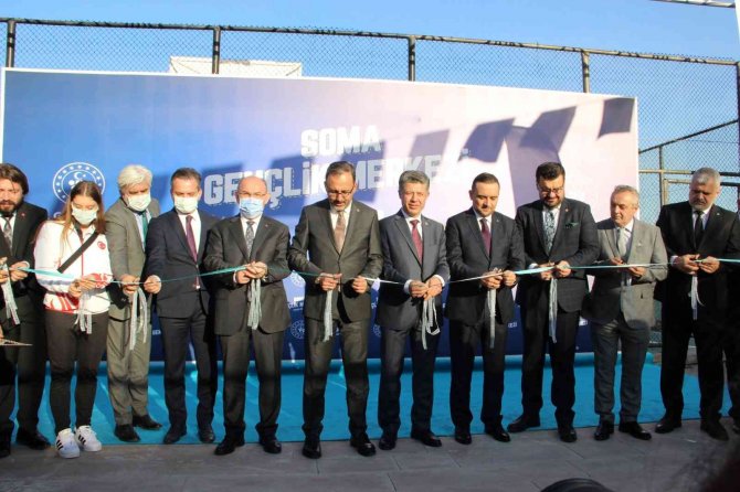 Bakan Kasapoğlu: “Gençlerimiz İçin Hiçbir Fedakarlıktan Geri Durmayacağız”