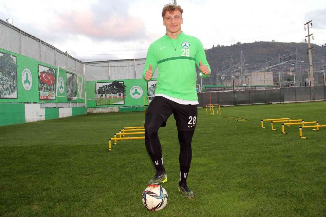 Gzt Giresunspor Futbolcusu Erol Can Akdağ: "Yeni Malatyaspor Maçını Kazanarak Çıkış Yakalamak İstiyoruz"
