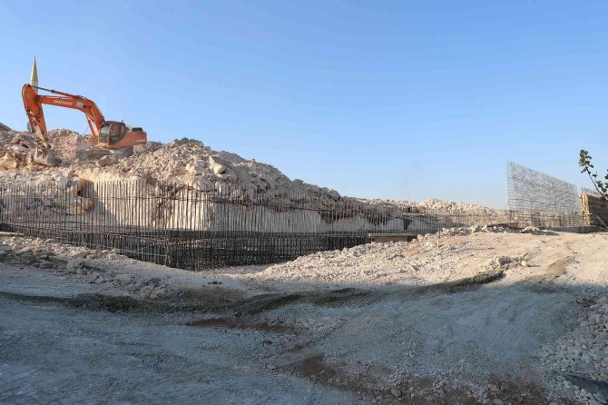 Haliliye’de 2 Fabrikanın İnşaatı Devam Ediyor