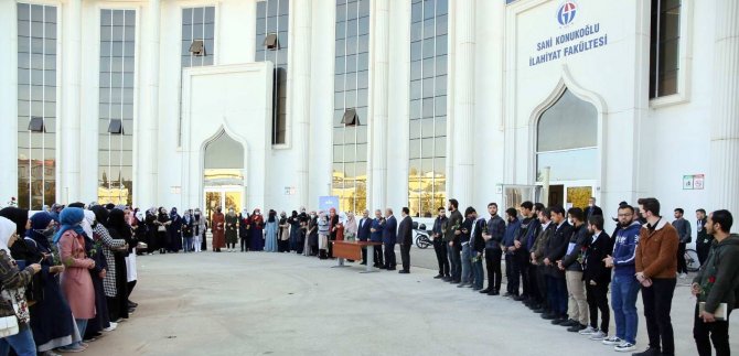İ̇lahiyat Fakültesi Öğrencilerinden Anlamlı Etkinlik