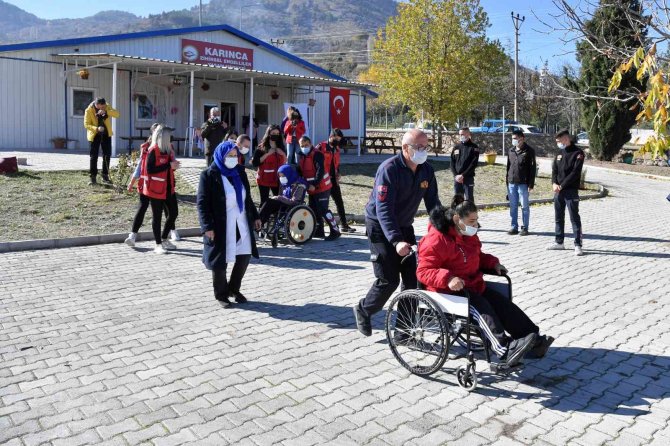 Isparta’da Down Sendromlu Ve Zihinsel Engelli Bireylere Uygulamalı Afet Eğitimi