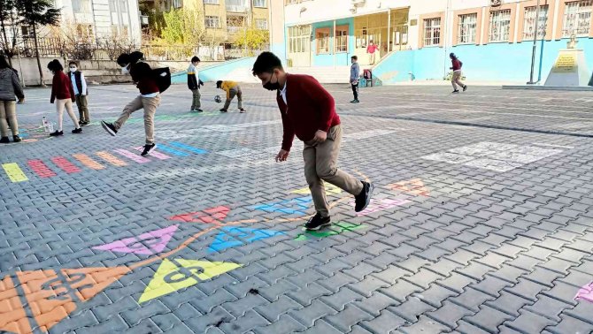 Keçiören’de Okullar Hayat Oluyor