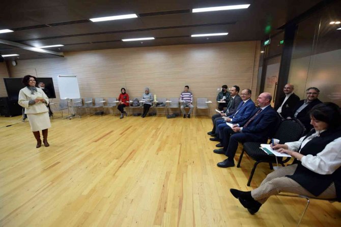 Başkan Pekyatırmacı Sanat Akademisinde Derse Katıldı