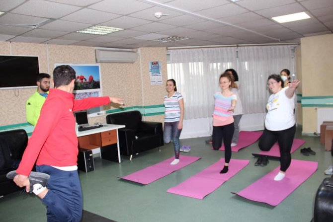 Kütahyalı Sağlık Çalışanları Sporla Stres Atıyor