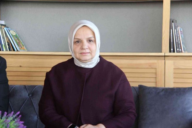 Ayşe Keşir: "Akşener’in Kadın Genel Başkanı Olarak Sorumluluğu Var"