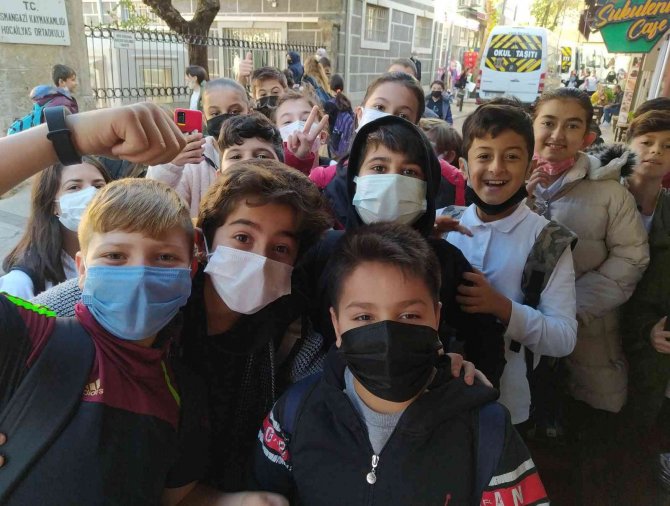 Milyonlarca Öğrencinin Ara Tatil Sevinci