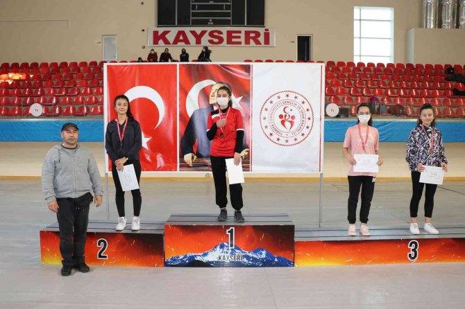 Bilek Güreşi Heyecanı Sona Erdi