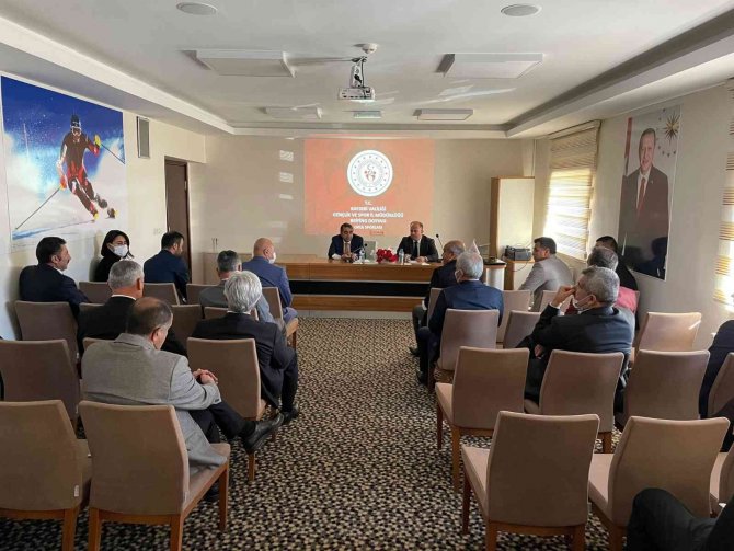 Okul Sporları Bilgilendirme Toplantısı Yapıldı