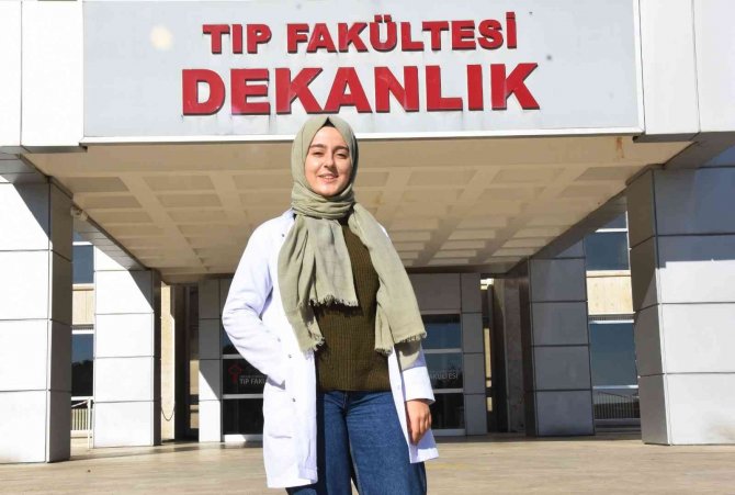 Omü Tıp Fakültesi Öğrencisinden Tübi̇tak Başarısı