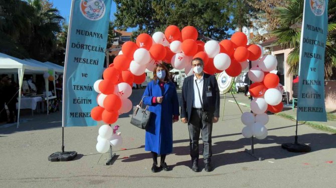 Geleceğin Bilim Adamları Projelerini Tanıttı