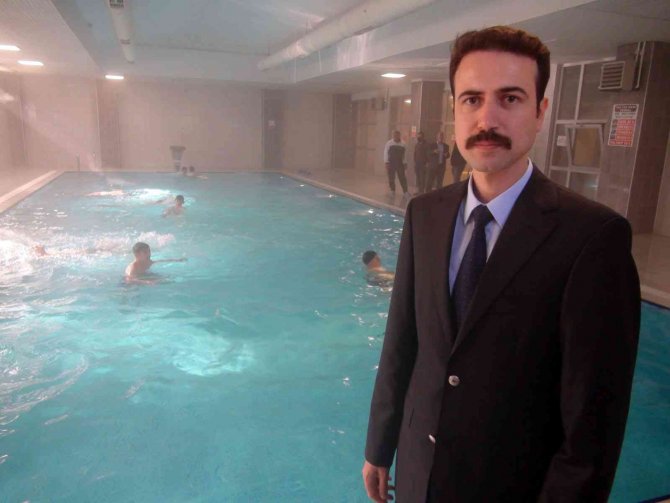 Saraykent’te Bin 580 Öğrenci Yüzme Öğreniyor