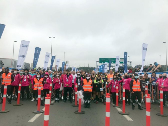 Derslerini İ̇stanbul Maratonu’nda İşlediler