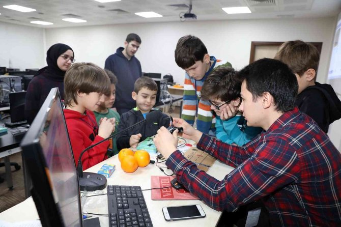 İ̇lk Ve Ortaokul Öğrencileri Robotik Kodlama Öğrenecek