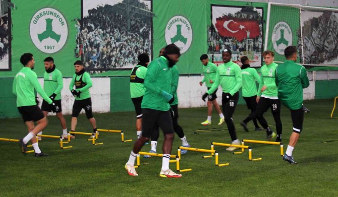 Gzt Giresunspor Futbolcusu Erol Can Akdağ: "Yeni Malatyaspor Maçını Kazanarak Çıkış Yakalamak İstiyoruz"
