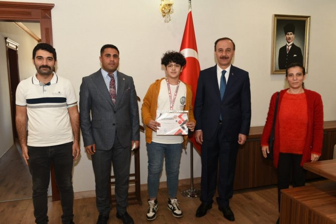 Suriyeli Sporcu Şampiyonluk Sevincini Şanlıurfa İle Paylaştı