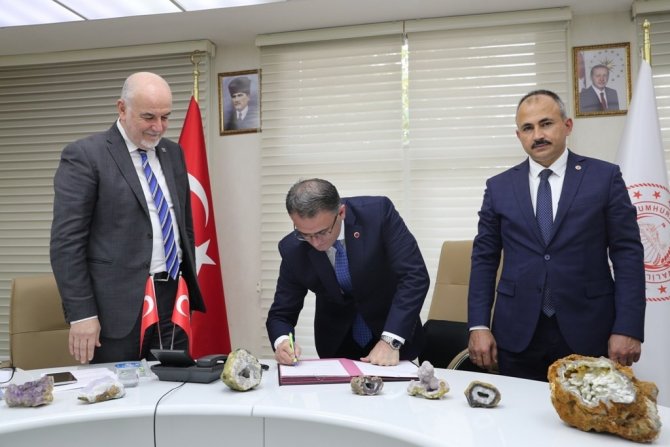 Yarı Değerli Taşlar Ülke Ekonomisine Kazandırılacak