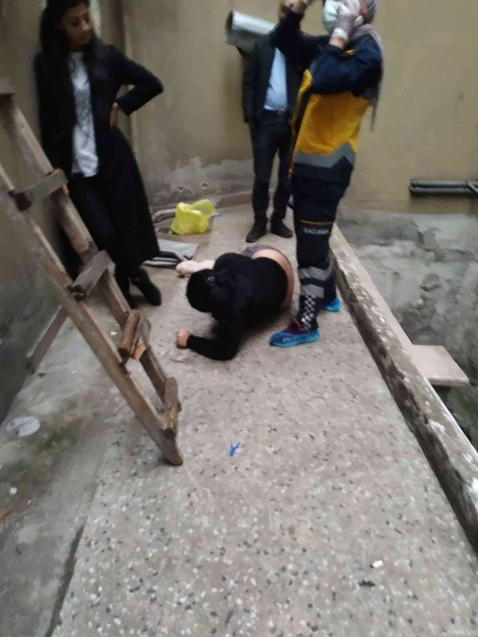 Trabzon’da Fuhuş Baskınında Azeri Kadınlar Balkondan Atlayarak Kaçmaya Çalıştı