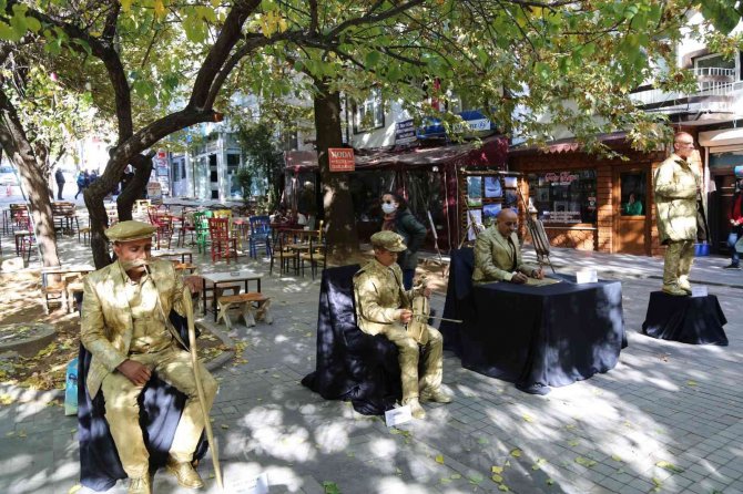 Tunceli’nin Değerleri Canlı Heykel Performansıyla Yaşatılıyor