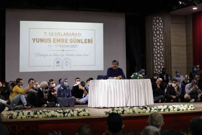 Hayati İ̇nanç’a Olan İlgi Salondan Taştı