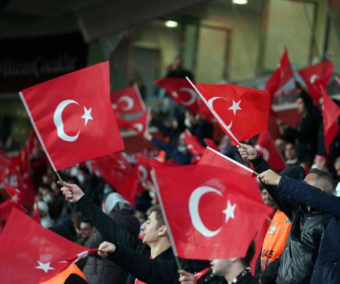 2022 Fıfa Dünya Kupası Avrupa Elemeleri: Türkiye: 1 - Cebelitarık: 0 (Maç Devam Ediyor)